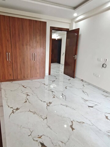 Room in 2 BHK Builder Floor at Saket – for Rent