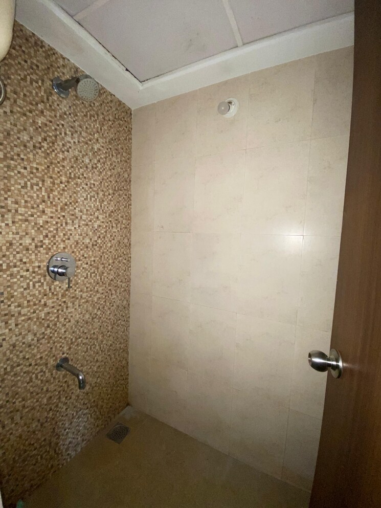 Bathroom, lodha-palava-city-lakeshore-greens 1 Bedroom 720 Sq.Ft. Apartment In Dombivli East Thane 8783984