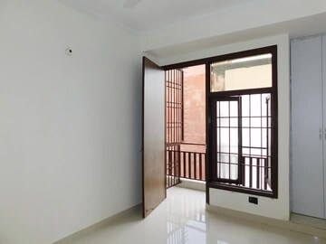 Room in 2 BHK Builder Floor at Saket – for Rent