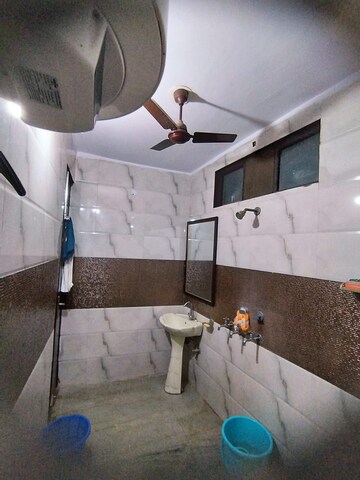 Master Bedroom in 2 BHK Builder Floor at Mansarover Garden – for Rent