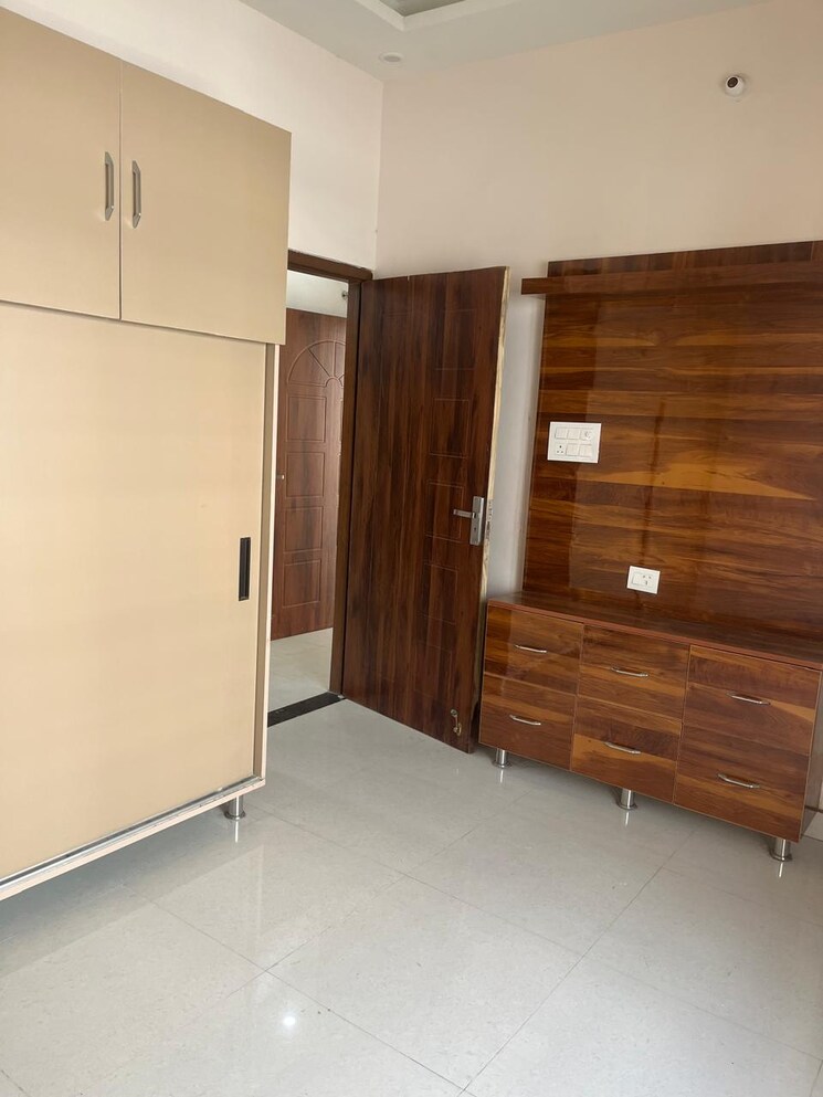 Room, sahastradhara road 3 Bedroom 1850 Sq.Ft. Builder Floor In Sahastradhara Road Dehradun 8784021