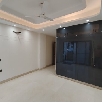 Room in 3 BHK Builder Floor at Jangpura – for Rent