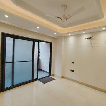 Room in 3 BHK Builder Floor at Jangpura – for Rent