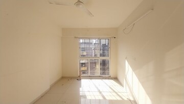 2 BHK Apartment For Rent in Godrej Tranquil, Kandivali East