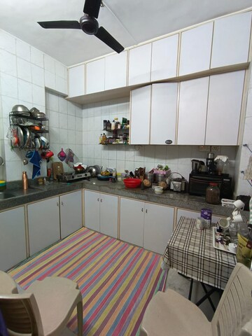 Team Area in 1 BHK Apartment at Daulat Shirin CHS, Colaba – for Rent
