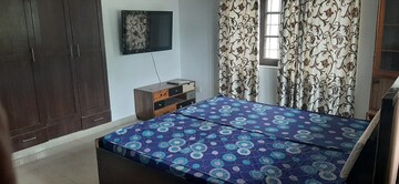 Bedroom in 4 BHK Builder Floor at Sahastradhara Road – for Rent