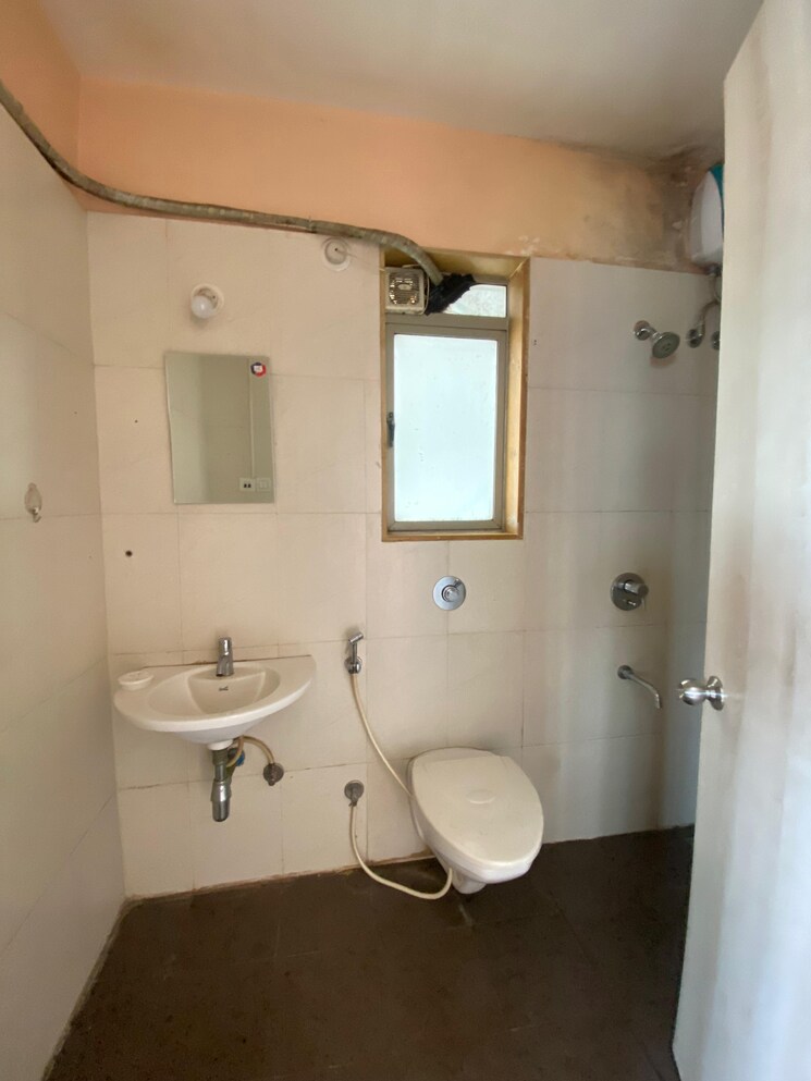 Attached Bathroom, lodha-casa-bella-gold 1.5 Bedroom 792 Sq.Ft. Apartment In Dombivli East Thane 8784039