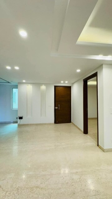 Room in 2 BHK Builder Floor at Saket – for Rent