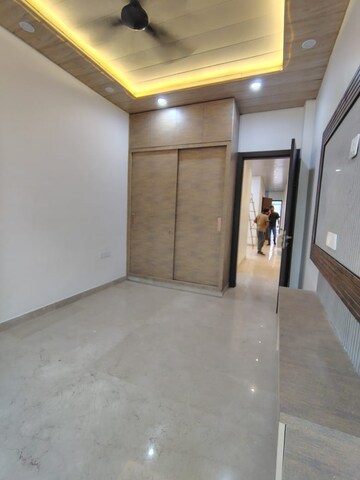 Room in 3 BHK Builder Floor at Malviya Nagar – for Rent