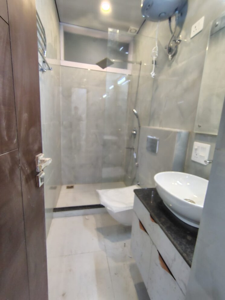 Bathroom, malviya nagar 3 Bedroom 1500 Sq.Ft. Builder Floor In Malviya Nagar Delhi 8784053