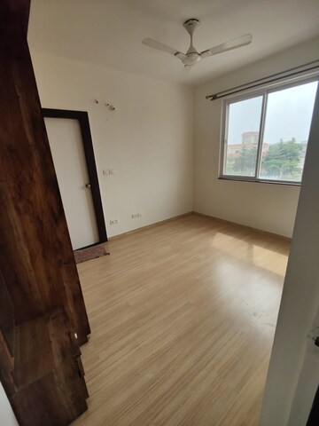 Room in 3 BHK Apartment at DLF Westend Heights New Town, Akshayanagar – for Rent