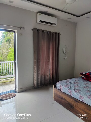 Bedroom in 2 BHK Builder Floor at Sahastradhara Road – for Rent
