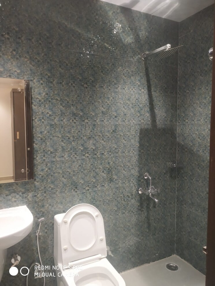 Attached Bathroom, sector 57 3 Bedroom 180 Sq.Yd. Builder Floor In Sector 57 Gurgaon 8784057