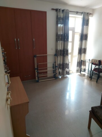 Living Room in 2 BHK Apartment at Omaxe Heights, Sector 86 – for Rent