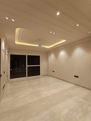 Room in 3 BHK Builder Floor at Saket – for Rent