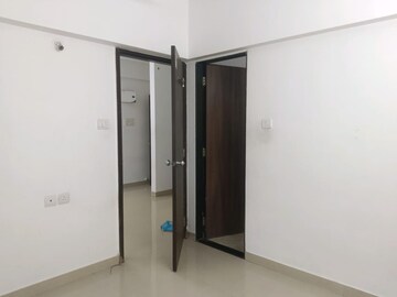 Room in 1 BHK Apartment at Spring Grove Uno Society, Kandivali East – for Rent