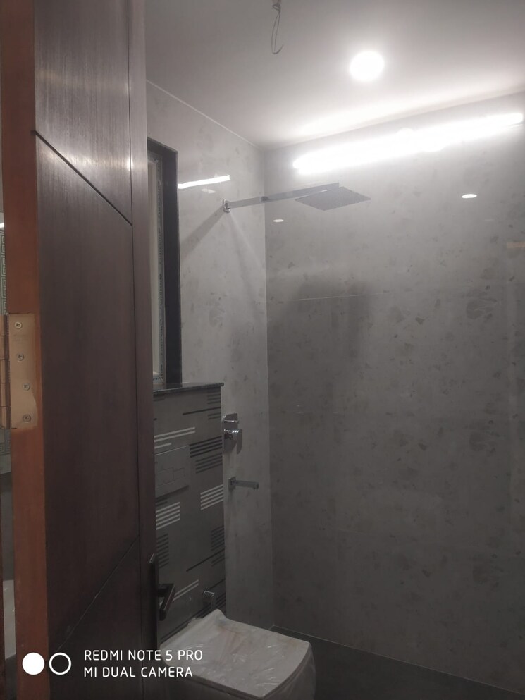 Bathroom, sector 57 3 Bedroom 204 Sq.Yd. Builder Floor In Sector 57 Gurgaon 8784089