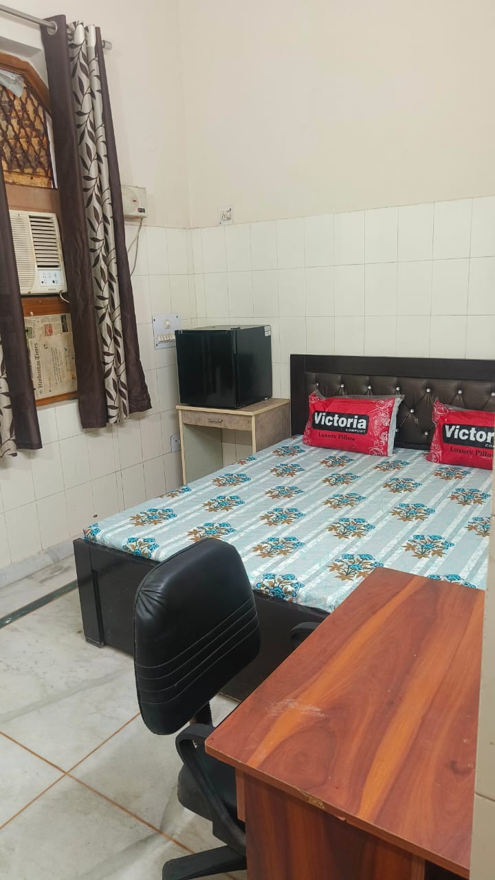 3 BHK + Pooja Room Builder Floor For Rent in Rajouri Garden 