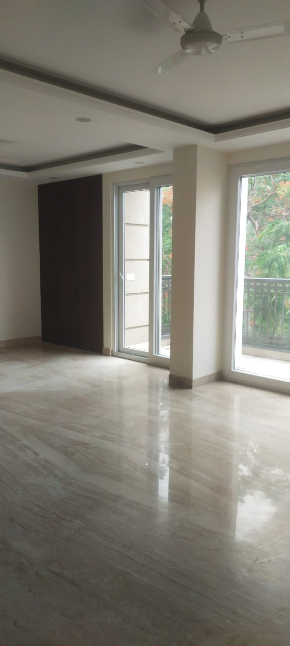 4 BHK + Servant Room Builder Floor For Rent in Luxury Builder Floor 