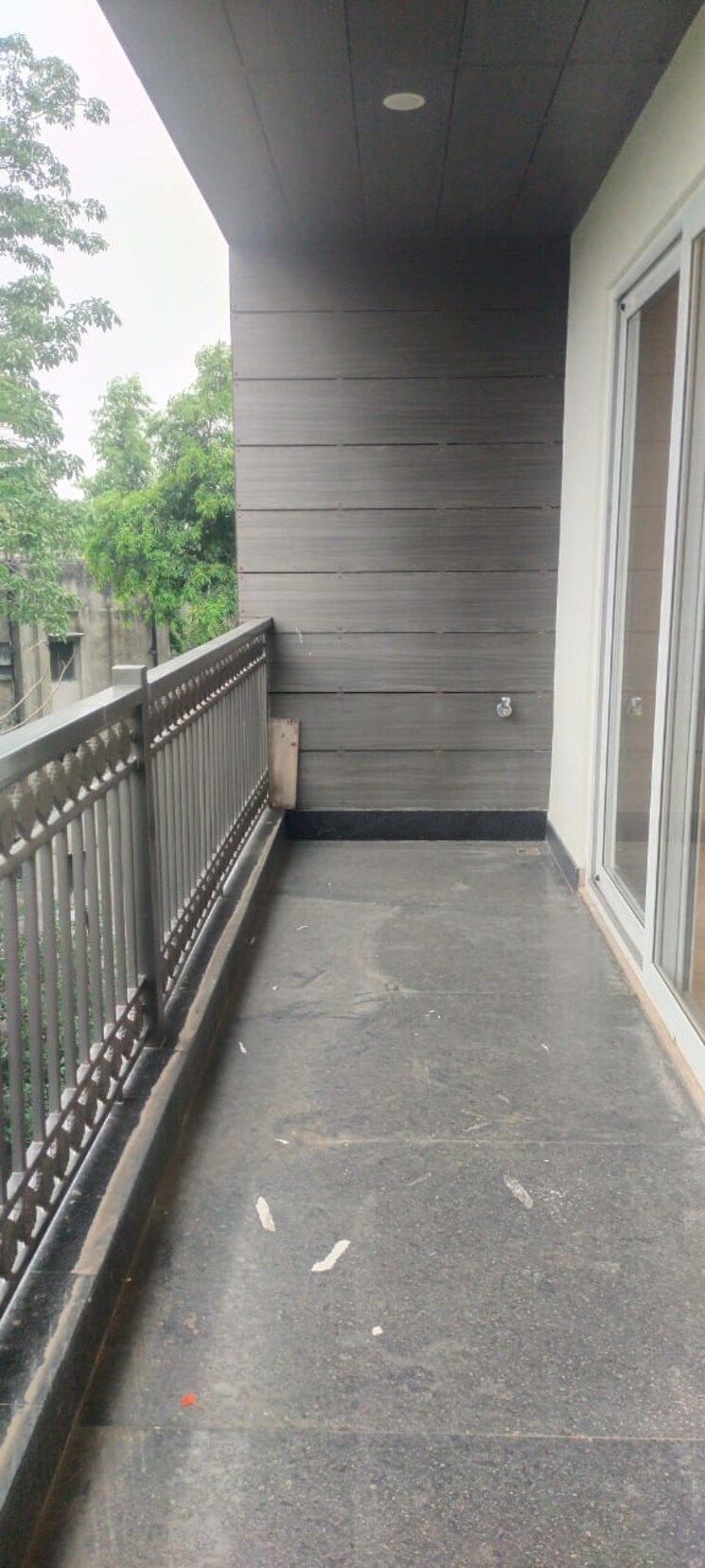 Balcony, sarvapriya vihar 4 Bedroom 1800 Sq.Ft. Builder Floor In Sarvapriya Vihar Delhi 8784109