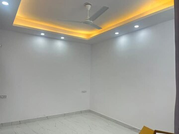 Room in 1 BHK Builder Floor at Saket – for Rent