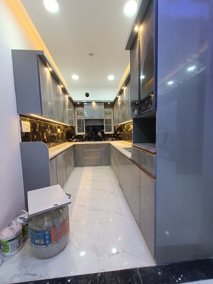 Kitchen, burari 3 Bedroom 100 Sq.Yd. Builder Floor In Burari Delhi 8784170