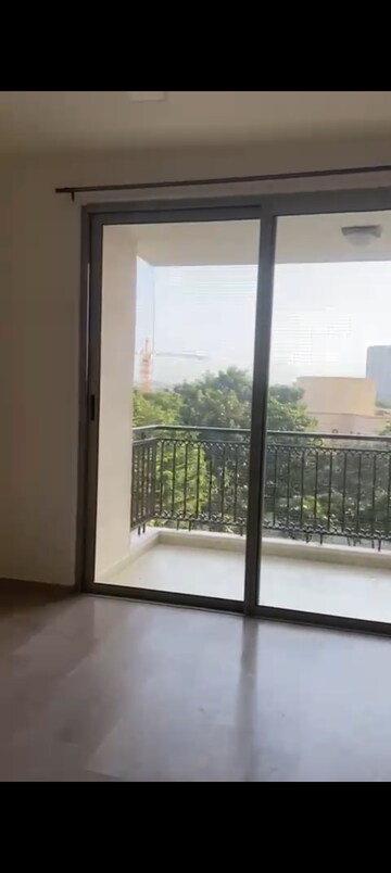 Room in 3 BHK Apartment at Hiranandani Lake Verandahs, Bilekahalli – for Rent