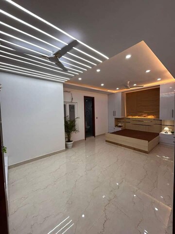 Room in 3 BHK Builder Floor at Saket – for Rent