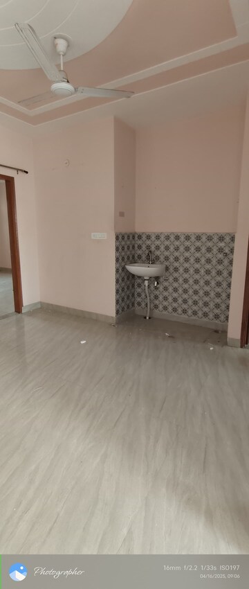 Room in 2 BHK Builder Floor at Sector 23 – for Rent