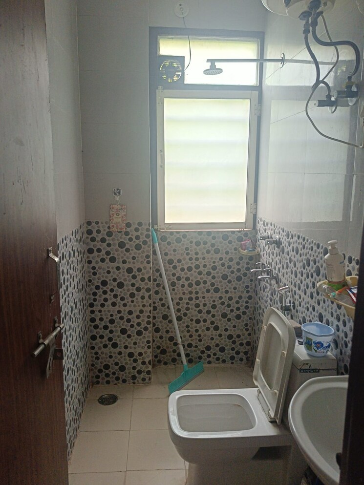 Bathroom, sector 23 2 Bedroom 1200 Sq.Ft. Builder Floor In Sector 23 Gurgaon 8784169