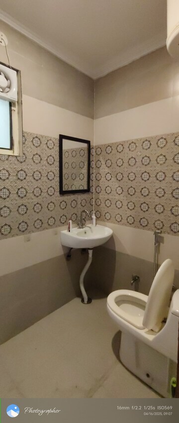 Master Bedroom in 2 BHK Builder Floor at Sector 23 – for Rent