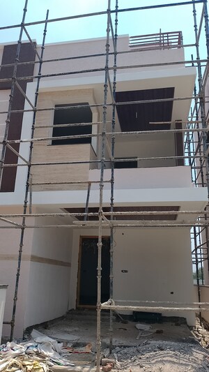 Kitchen in 4 BHK Villa at Isnapur – for Sale