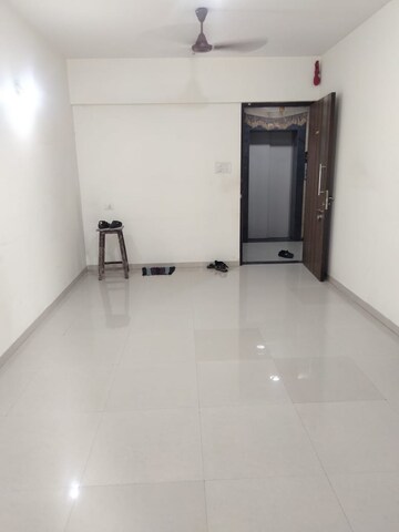 Room in 2 BHK Apartment at Lokhandwala Octacrest, Kandivali East – for Sale