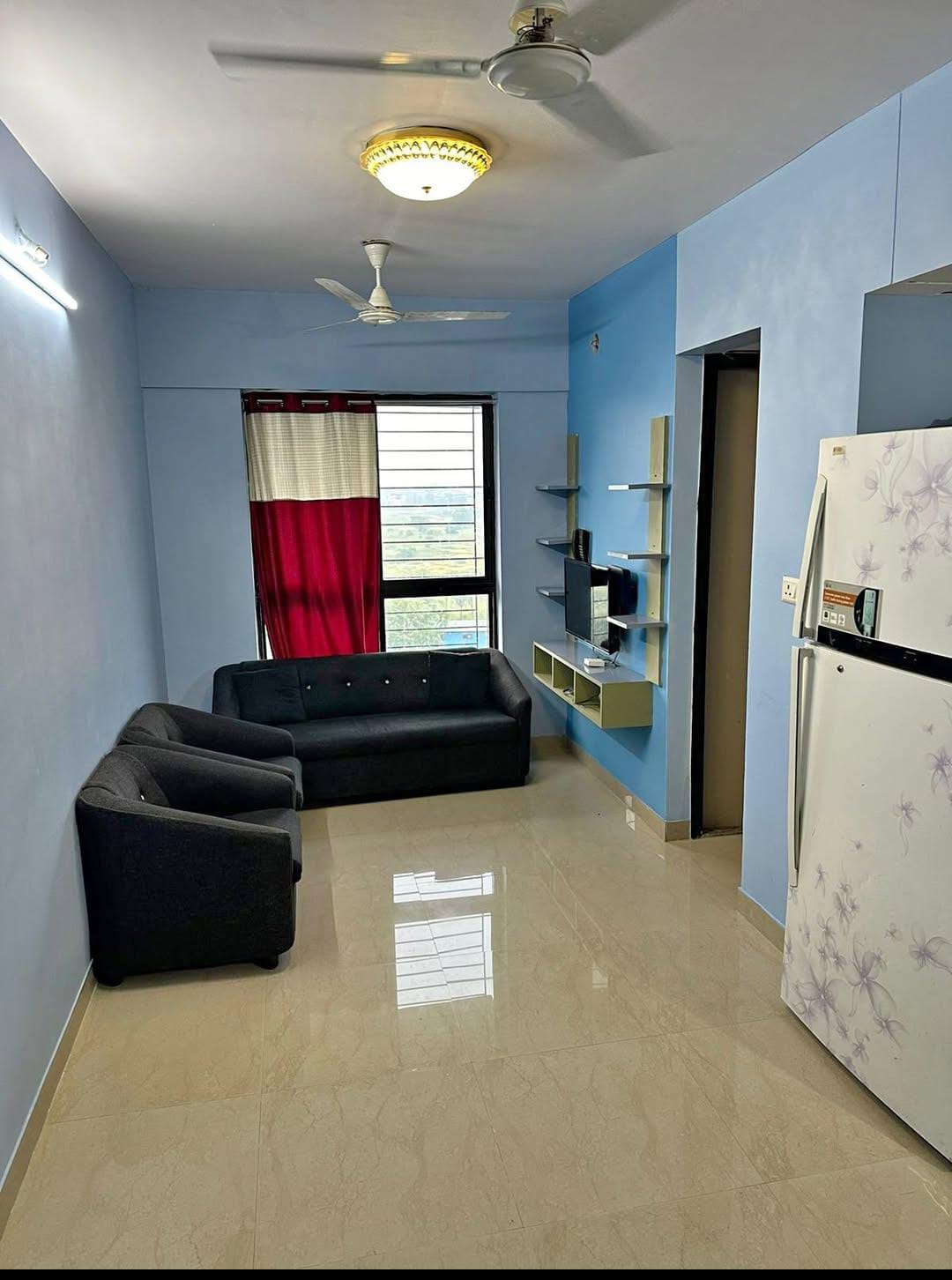 1 RkBuilder Floor For Rent in H.V Tower