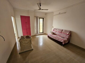 Living Room in 2 BHK Apartment at Mulund West – for Rent