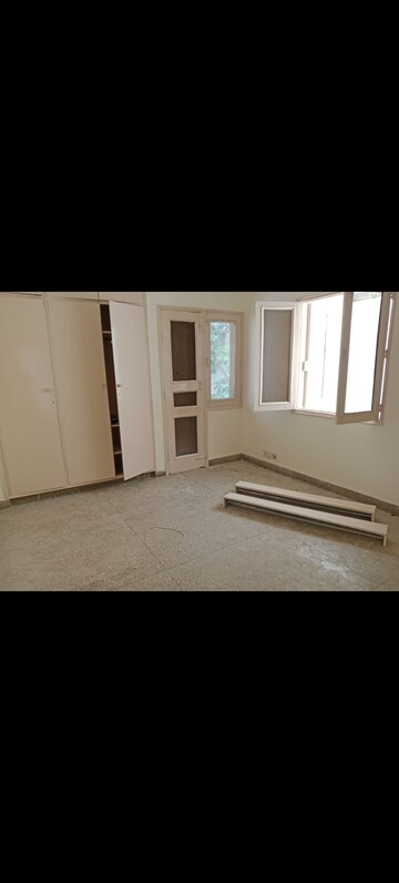 Room in 2 BHK Builder Floor at Sarvodaya Enclave – for Rent