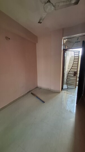 Room in 1.5 BHK Apartment at Sector 10 Greater Noida – for Sale