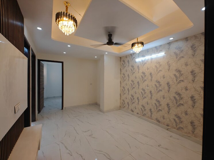 Room, sector 73 2 Bedroom 1000 Sq.Ft. Builder Floor In Sector 73 Noida 8784232