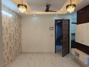Room in 2 BHK Builder Floor at Sector 73 – for Sale