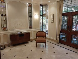 Living Room in 2 BHK Villa at DLF Building 10, Dlf Phase ii – for Sale