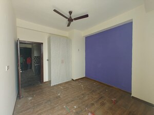 Room in 2 BHK Builder Floor at Sector 73 – for Sale