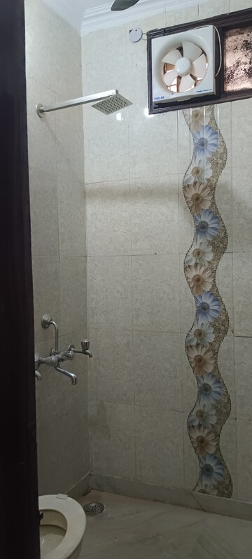 Bathroom in 2 BHK Builder Floor at Ashok Nagar – for Rent