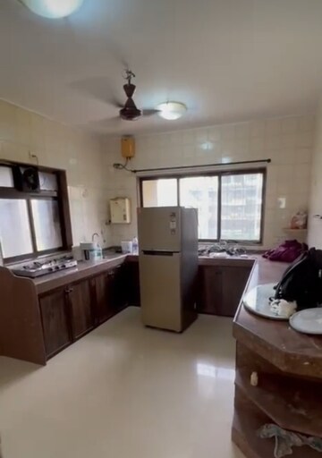 Living Room in 4 BHK Apartment at Rushi Tower, Andheri West – for Rent