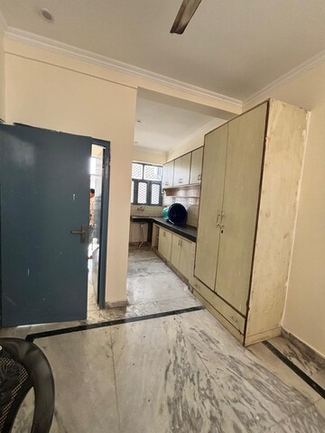 Room in 1 BHK Builder Floor at Sushant Lok 2, Sector 57 – for Rent