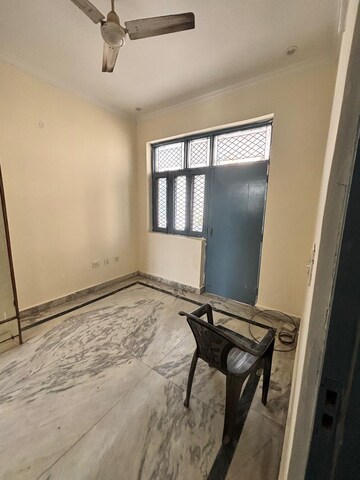 Room in 1 BHK Builder Floor at Sushant Lok 2, Sector 57 – for Rent