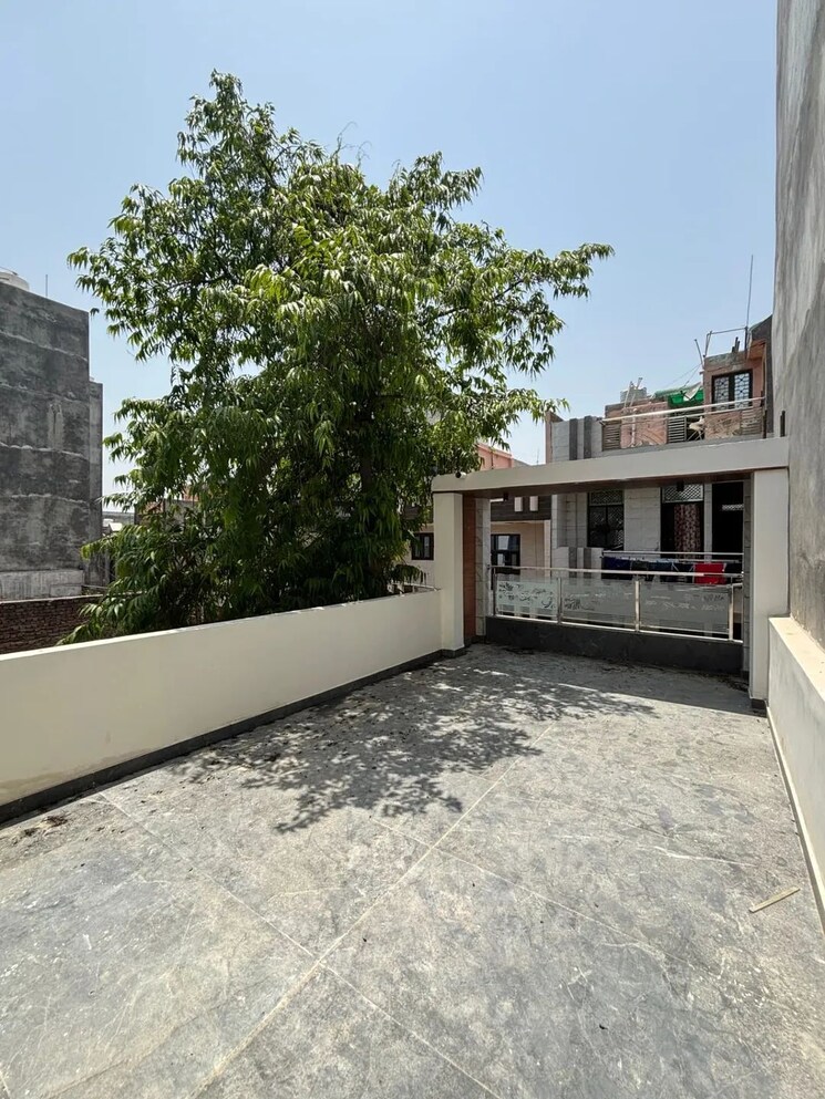 Balcony, sa-homes-i 5 Bedroom 595 Sq.Ft. Independent House In Uttam Nagar Delhi 8784360