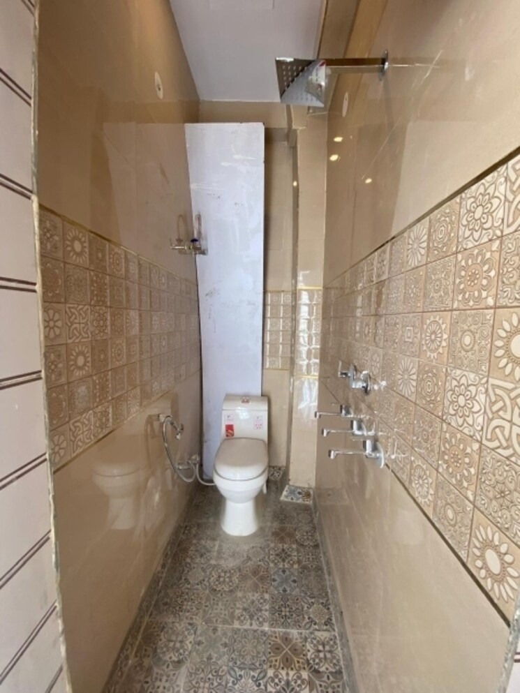 Bathroom, igi airport area 2 Bedroom 600 Sq.Ft. Builder Floor In Igi Airport Area Delhi 8784358