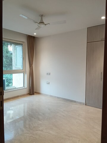 Room in 5 BHK Apartment at Godrej Edenwoods, Manpada – for Rent