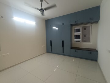 Room in 2 BHK Apartment at Rajapushpa Provincia, Narsingi – for Rent