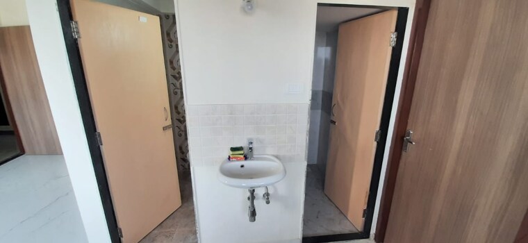 Bathroom, lodha-supernova 1 Bedroom 300 Sq.Ft. Apartment In Andheri East Mumbai 8784384